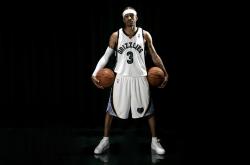 东契奇关键时刻闪耀，TES带队绝杀胜利，现场观众掌声如雷