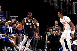 包含NBA常规赛半决赛对决在即！菲尼克斯太阳演练定位球，山东泰山密集防守应对的词条